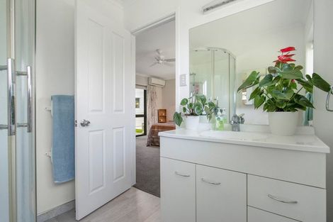 Photo of property in 2 Bransley Grove, Katikati, 3129