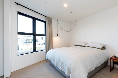 Photo of property in 212 Marine Parade, Mount Maunganui, 3116