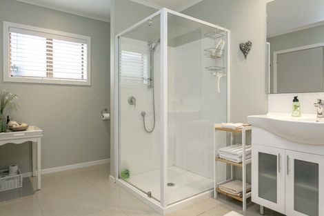 Photo of property in 744 Acacia Bay Road, Acacia Bay, Taupo, 3330