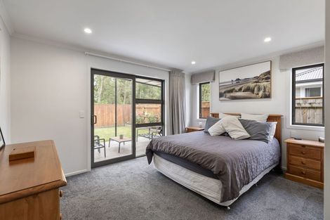 Photo of property in 12 Ivy Lane, Kelvin Grove, Palmerston North, 4414