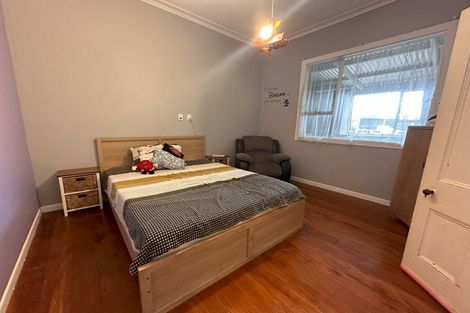 Photo of property in 61 Blake Street, Waitara, 4320