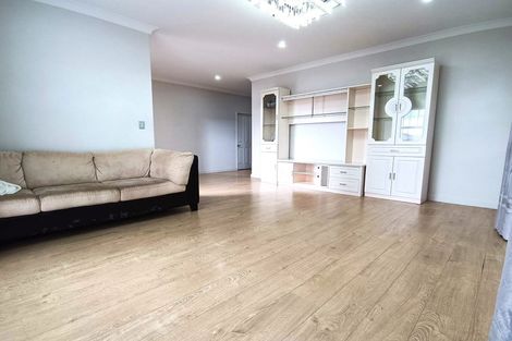 Photo of property in 73 Rosewell Crescent, Flat Bush, Auckland, 2019