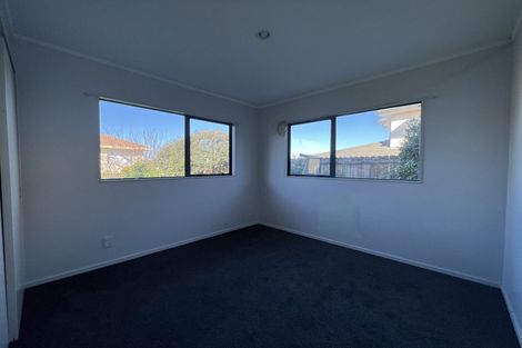 Photo of property in 5 Macadamia Close, Goodwood Heights, Auckland, 2105