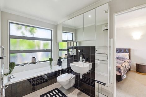 Photo of property in 185 Te Moana Road, Waikanae, 5036