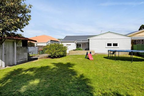 Photo of property in 12 Burns Street, Hawera, 4610