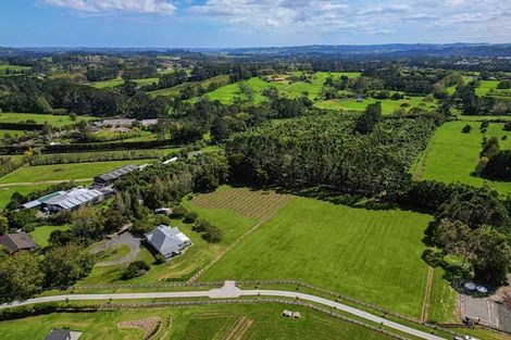 Photo of property in 53 Dysart Lane, Kumeu, 0891