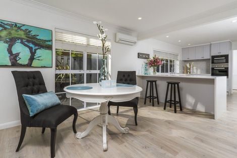 Photo of property in 2/15 Saltburn Road, Milford, Auckland, 0620