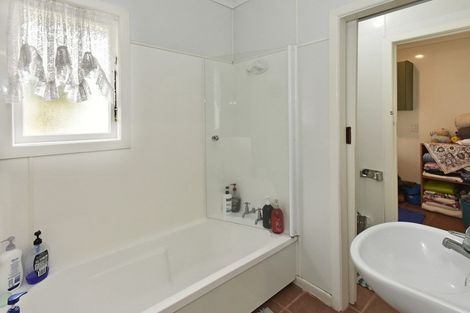 Photo of property in 29 Halsey Road, Manurewa, Auckland, 2102