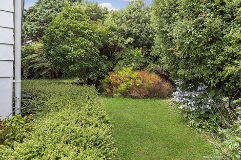 Photo of property in 6 Mayaro Crescent, Grenada Village, Wellington, 6037