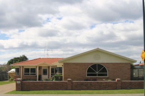 Photo of property in 111 Gloucester Road, Mount Maunganui, 3116