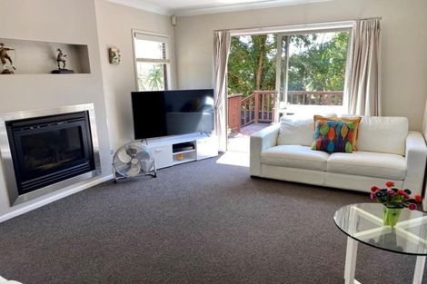 Photo of property in 2 William Souter Street, Forrest Hill, Auckland, 0620