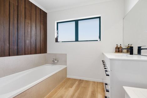 Photo of property in 36 Webb Place, Papamoa Beach, Papamoa, 3118