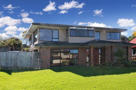 Photo of property in 7 Spears Place, Botany Downs, Auckland, 2010