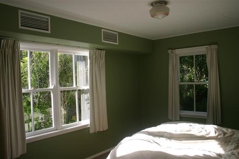 Photo of property in 16 Victory Avenue, Karori, Wellington, 6012