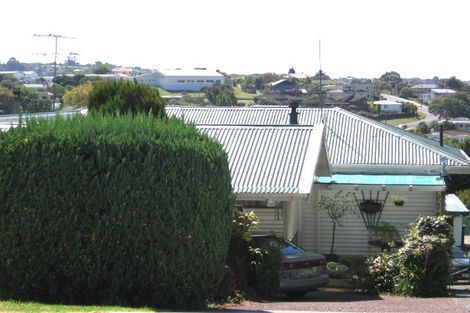 Photo of property in 2/34 Braemar Road, Rothesay Bay, Auckland, 0630