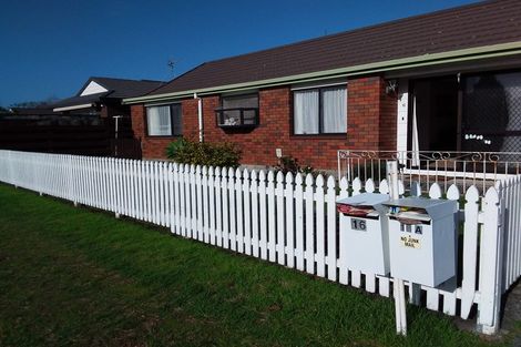 Photo of property in 16 Berwick Place, Mount Maunganui, 3116