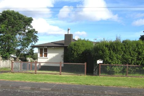 Photo of property in 27 Wharf Road, Te Atatu Peninsula, Auckland, 0610