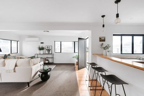 Photo of property in 6b Queen Road, Bellevue, Tauranga, 3110