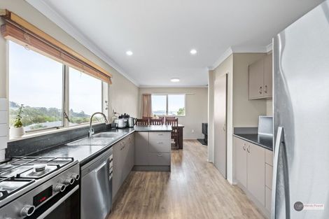 Photo of property in 10 Kaitangata Crescent, Kelson, Lower Hutt, 5010