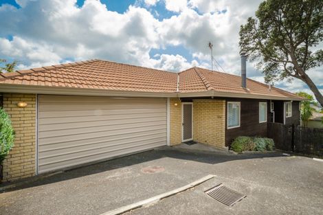 Photo of property in 17a Te Atatu Road, Te Atatu South, Auckland, 0610