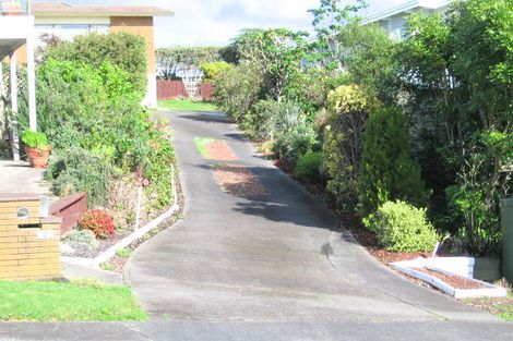 Photo of property in 1/12 Higham Ferrers Place, Red Beach, 0932