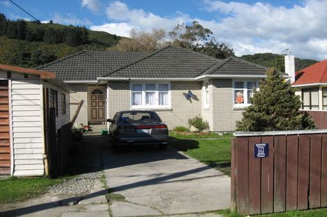 Photo of property in 122 Moohan Street, Wainuiomata, Lower Hutt, 5014