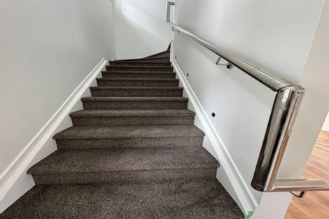 Photo of property in 1d Zion Road, Birkenhead, Auckland, 0626