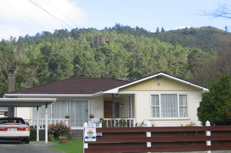 Photo of property in 31 Korau Grove, Stokes Valley, Lower Hutt, 5019