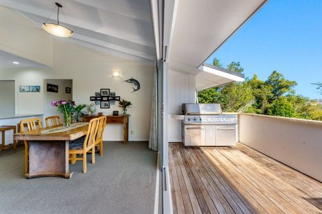 Photo of property in 11 Springbank Lane, Te Atatu Peninsula, Auckland, 0610