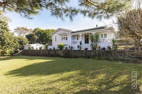 Photo of property in 30-32 Great North Road, Riverhead, 0820