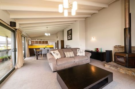 Photo of property in 18 Poplar Drive, Kelvin Heights, Queenstown, 9300