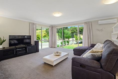 Photo of property in 39 Namsan Close, Fairview Heights, Auckland, 0632