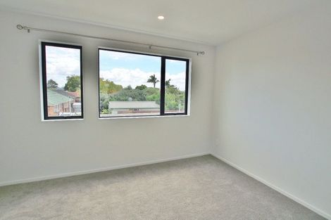 Photo of property in 12/115 Swanson Road, Henderson, Auckland, 0610