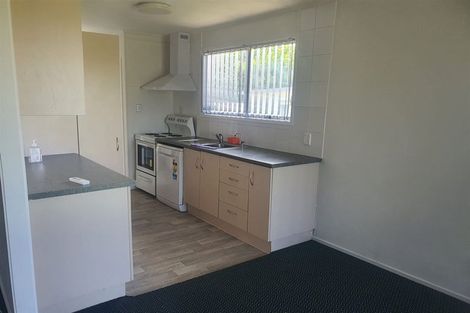 Photo of property in 24 Becker Drive, Weymouth, Auckland, 2103