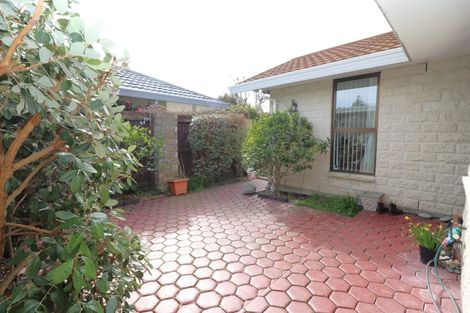 Photo of property in 2/30c Greers Road, Ilam, Christchurch, 8041