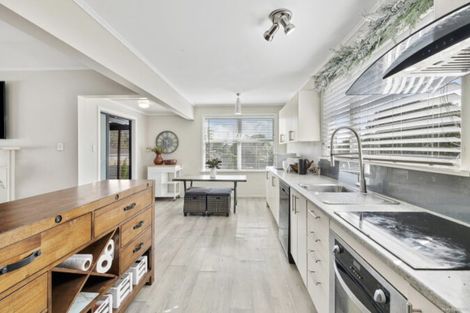 Photo of property in 265 Hepburn Road, Glendene, Auckland, 0602