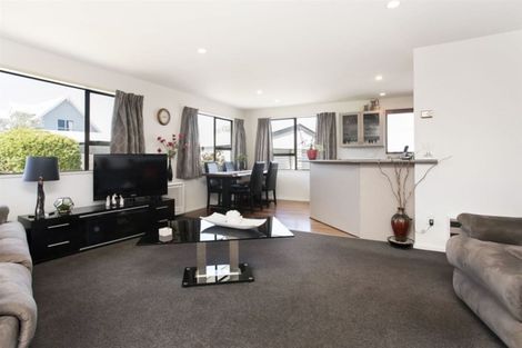 Photo of property in 15 Te Maru Place, Redwood, Christchurch, 8051