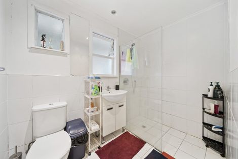 Photo of property in 4 Grande Vue Road, Papatoetoe, Auckland, 2025