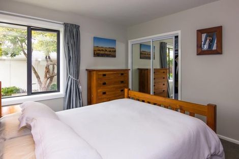 Photo of property in 2 Springbank Street, Bryndwr, Christchurch, 8053