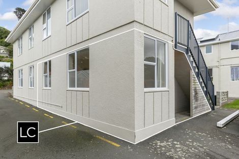 Photo of property in 3/127 Queens Drive, Lyall Bay, Wellington, 6022