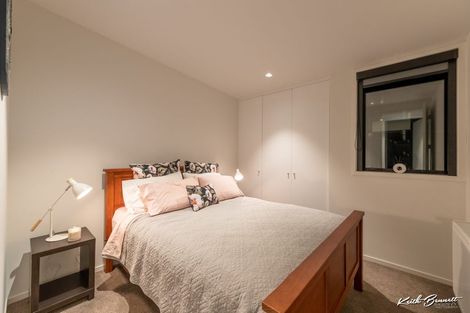 Photo of property in 5 Jean Caldwell Way, Island Bay, Wellington, 6023