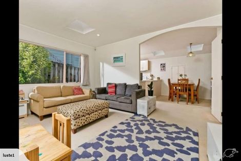 Photo of property in 1/39 Witheford Drive, Bayview, Auckland, 0629
