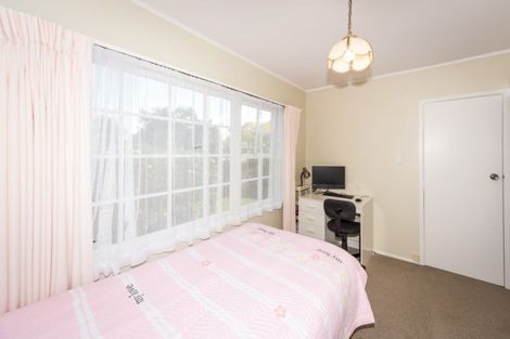 Photo of property in 1/135 Glenmore Road, Sunnyhills, Auckland, 2010