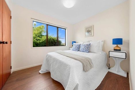 Photo of property in 2/22 Cornelian Crescent, Half Moon Bay, Auckland, 2012