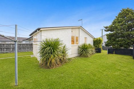 Photo of property in 32 Jollie Street, Linwood, Christchurch, 8062