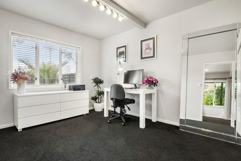 Photo of property in 24 Muritai Road, Milford, Auckland, 0620