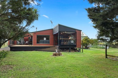 Photo of property in 69 Waipipi Wharf Road, Pollok, Waiuku, 2683