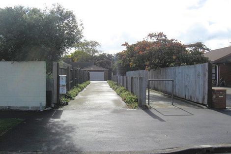 Photo of property in 2/16a Sayers Crescent, Ilam, Christchurch, 8041