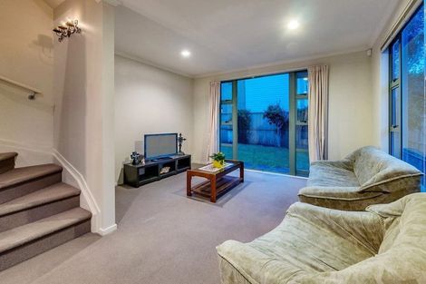 Photo of property in 39 Verdale Circle, Glen Eden, Auckland, 0602