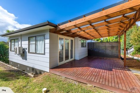 Photo of property in 1/62 Stapleford Crescent, Browns Bay, Auckland, 0630